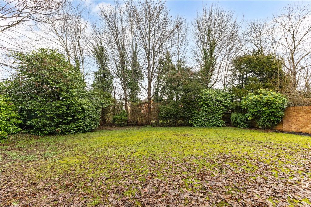 Property photo 2 of 22 Garden