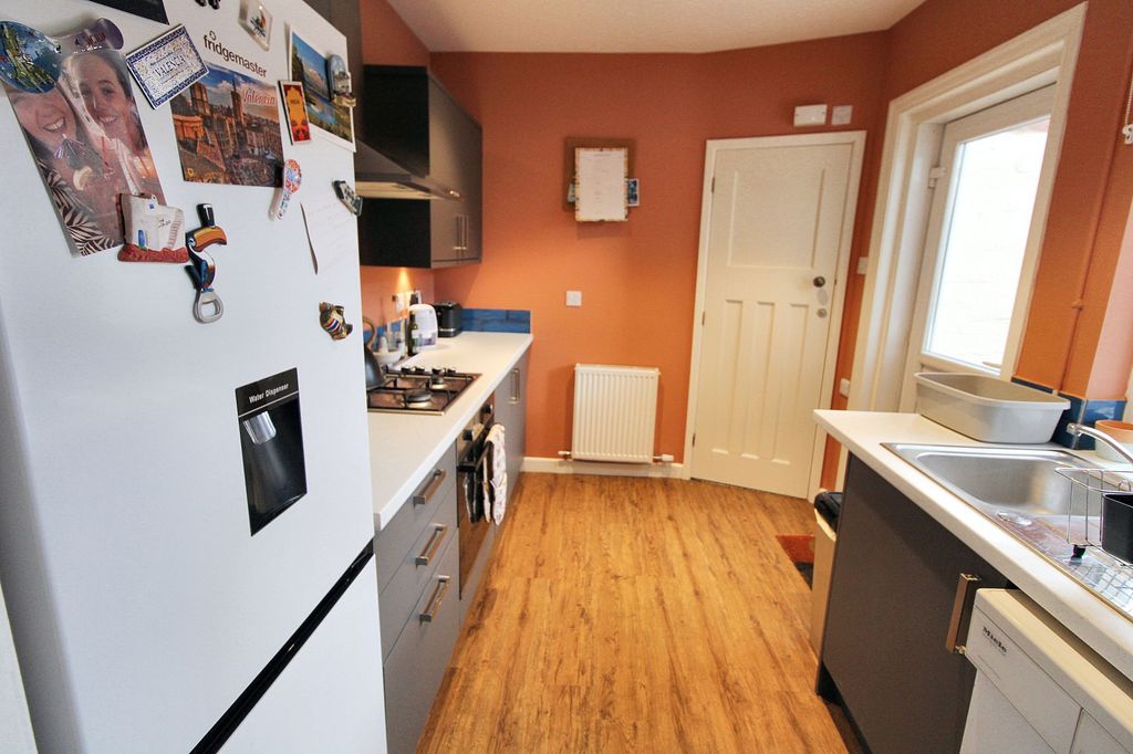 Property photo 3 of 8