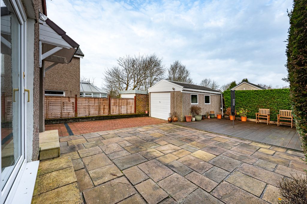 Property photo 2 of 44