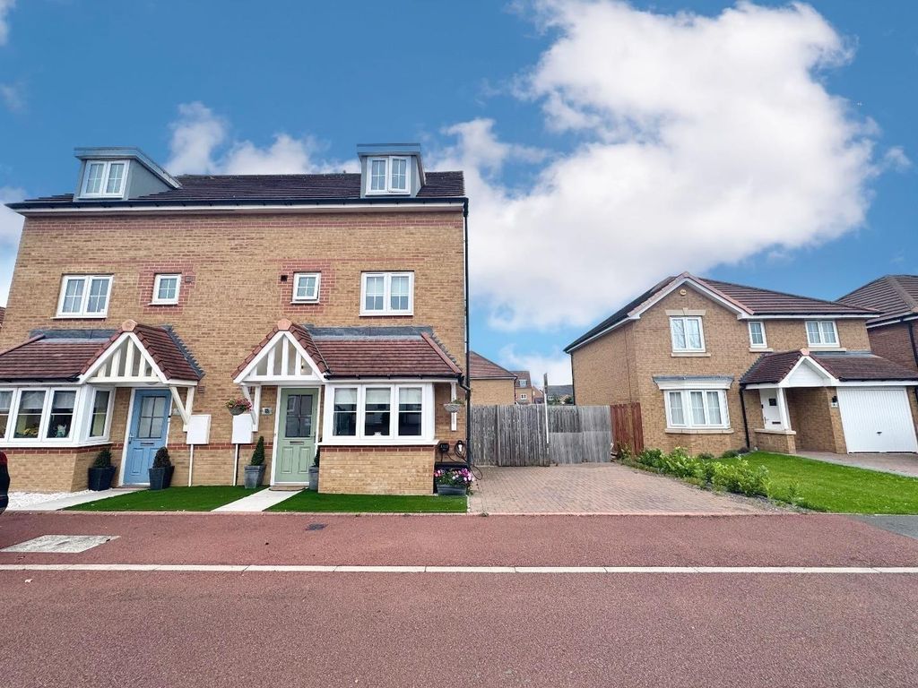 Property photo 1 of 16 Front