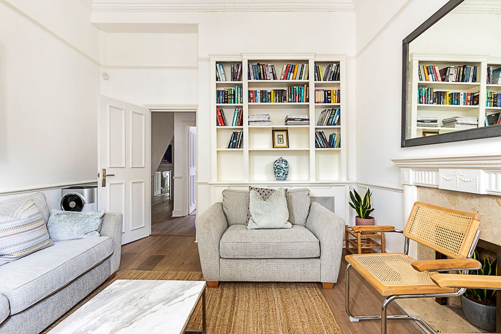 Property photo 2 of 33