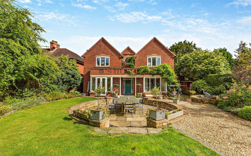 Property photo 1 of 18 Ivy House