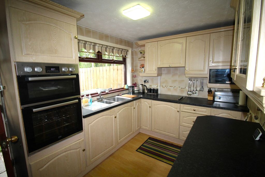 Property photo 3 of 14 Img_1057