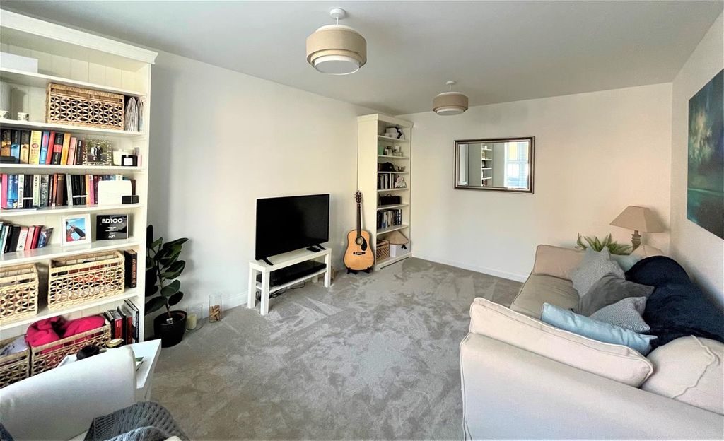 Property photo 2 of 19 Living Room