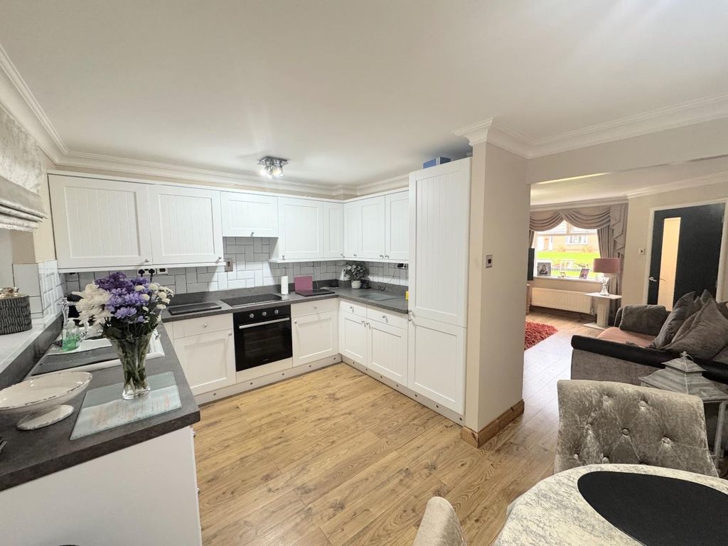 Property photo 2 of 14 Dining Kitchen