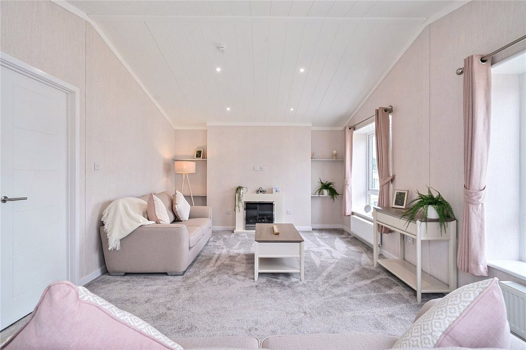 Property photo 2 of 11 Picture No. 01