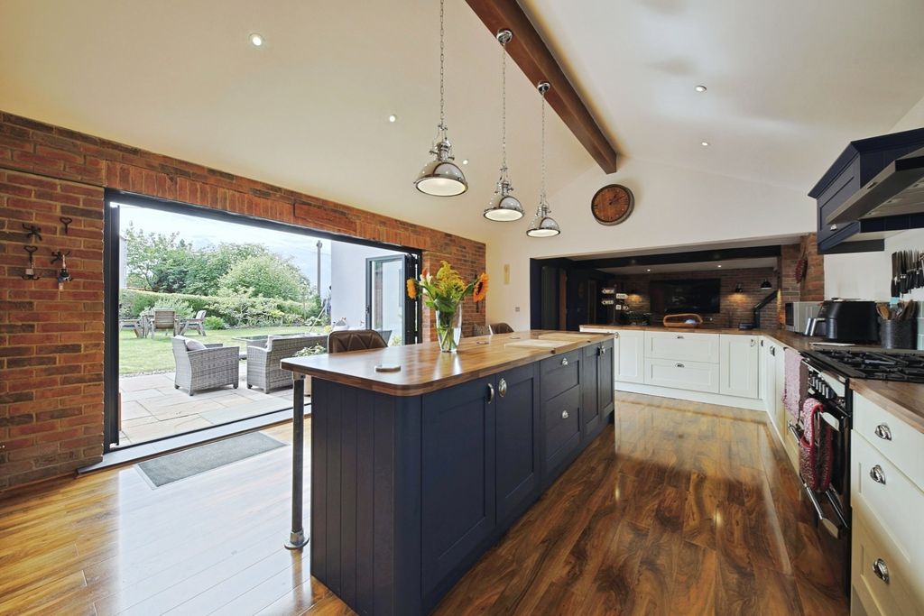 Property photo 3 of 24 5218078
