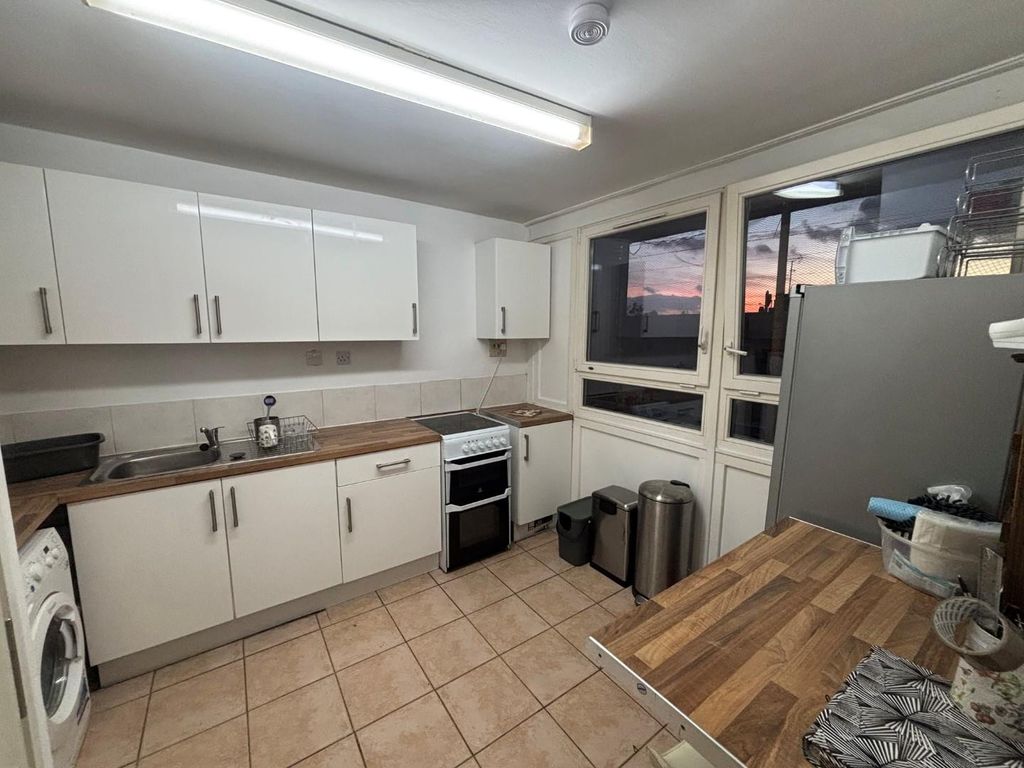 Property photo 1 of 9 4.Jpg