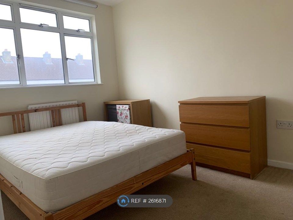Property photo 2 of 10 Bedroom 1