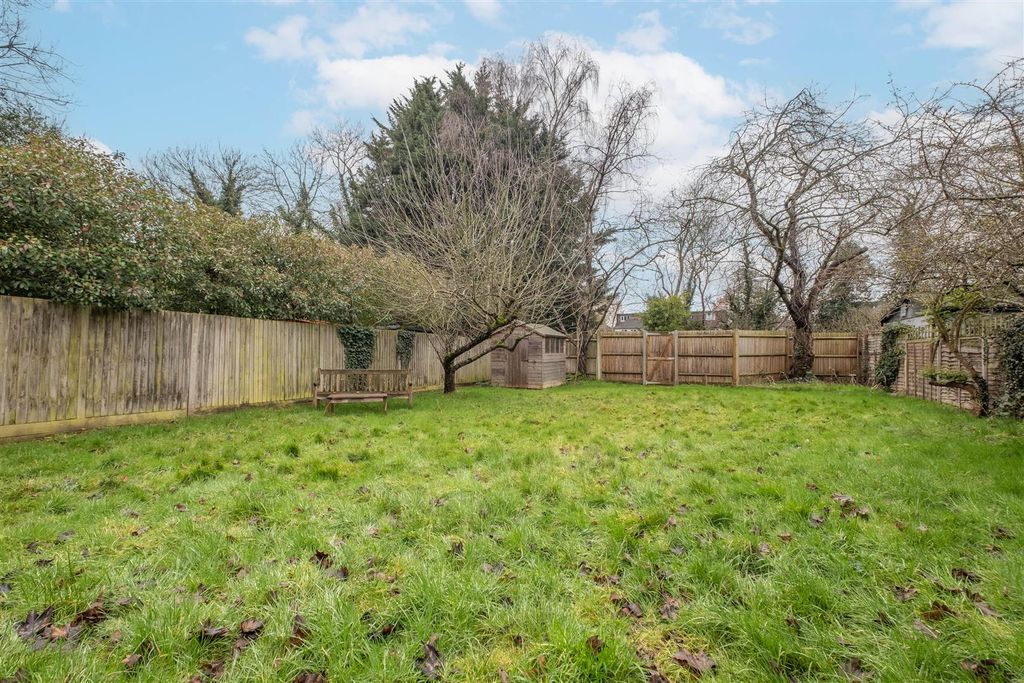 Property photo 2 of 14 11-Warwick-Road-0016 Copy.Jpg