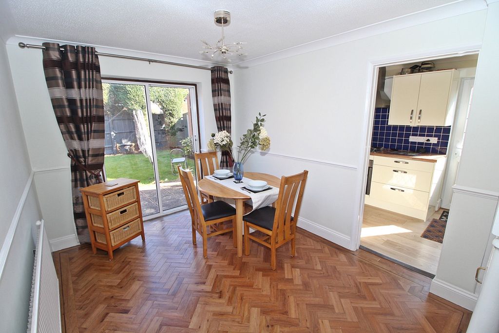 Property photo 3 of 10 4977185