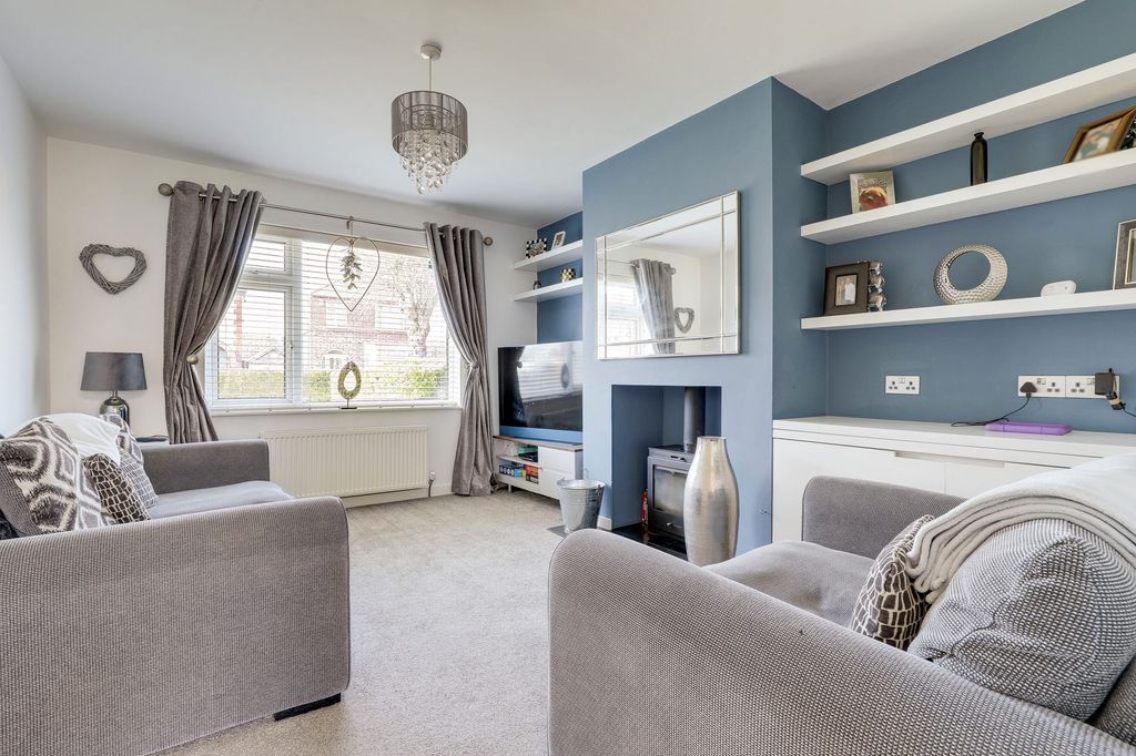 Property photo 2 of 26