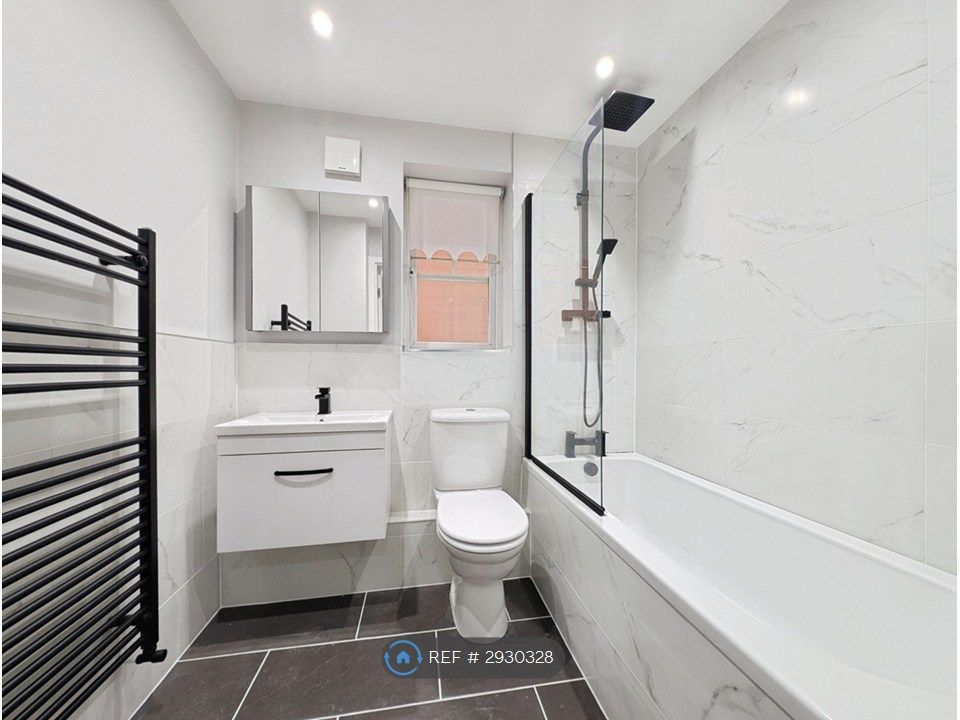 Property photo 2 of 9 Bathroom