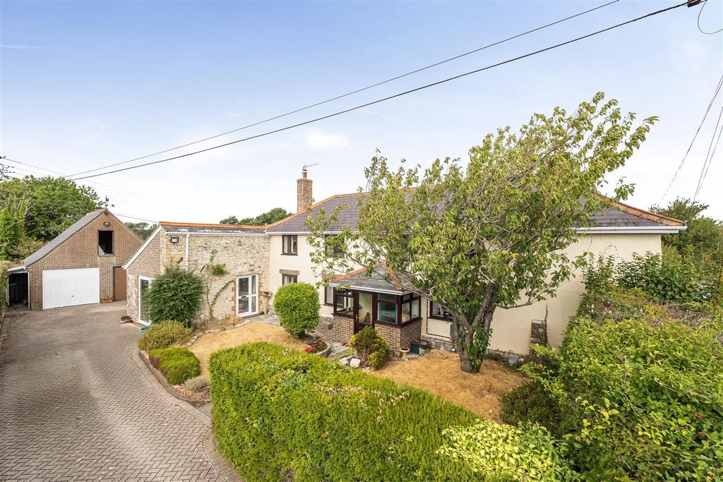 Property photo 1 of 27 London House