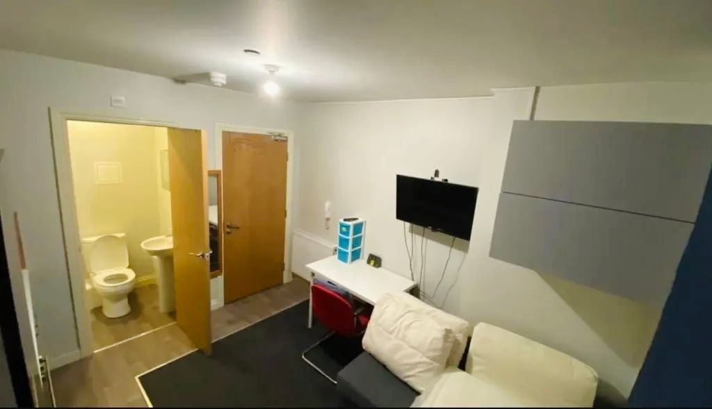 Property photo 3 of 5