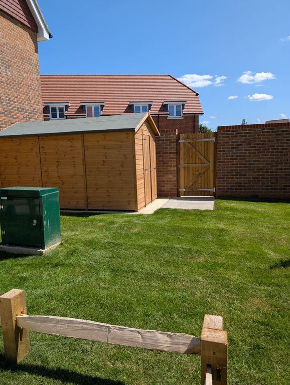 Property photo 3 of 9 Communal Area And Storage