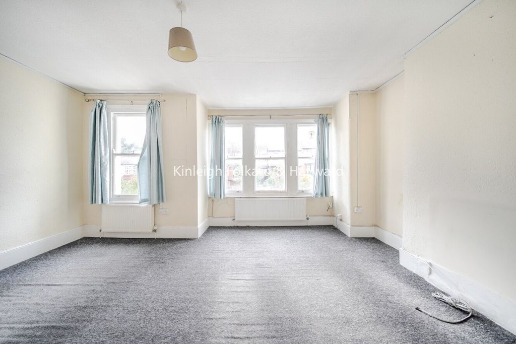 Property photo 2 of 12 Picture No. 11