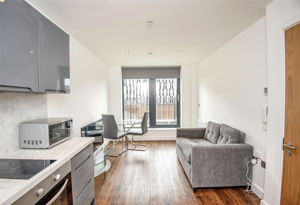 Property photo 2 of 4 2. Kitchen .Png