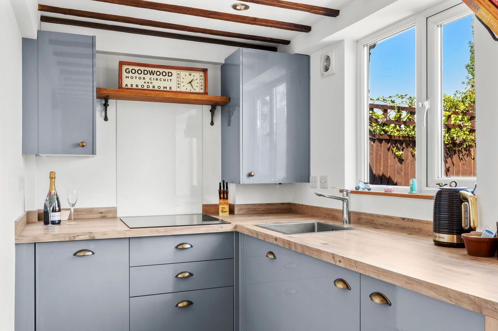 Property photo 2 of 12 Kitchen