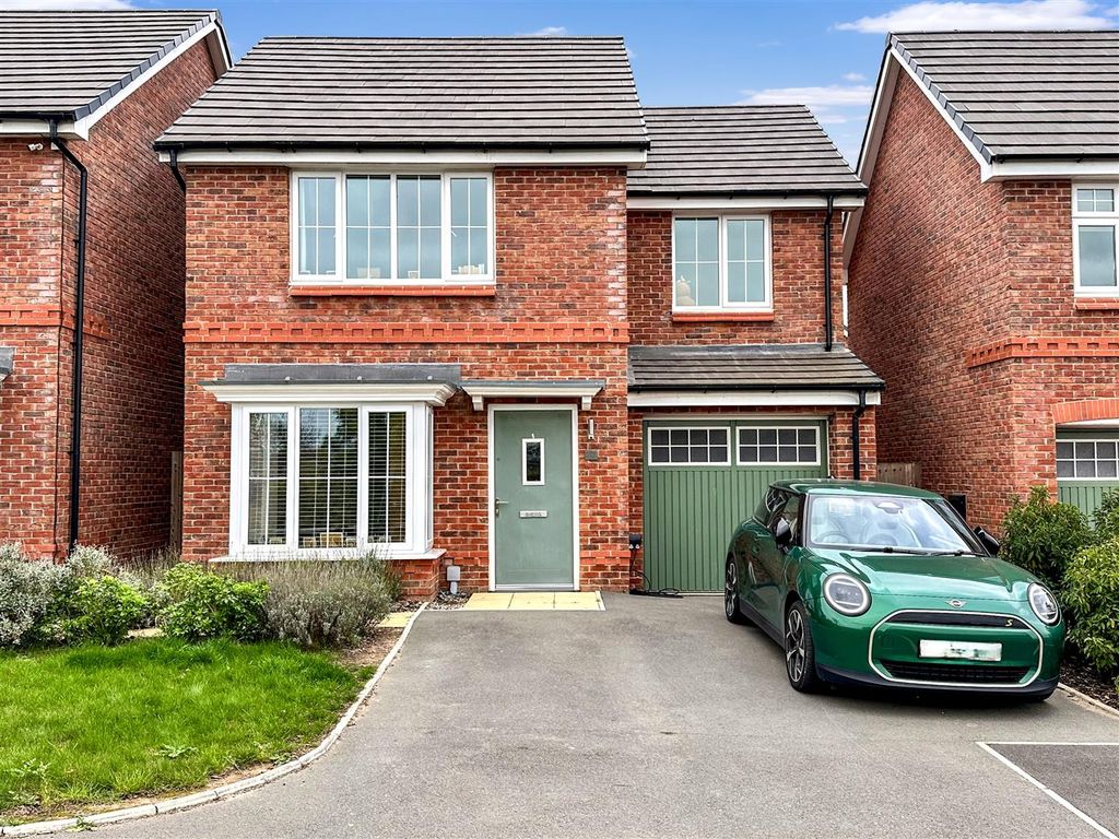 Property photo 1 of 19 Front Aspect 892