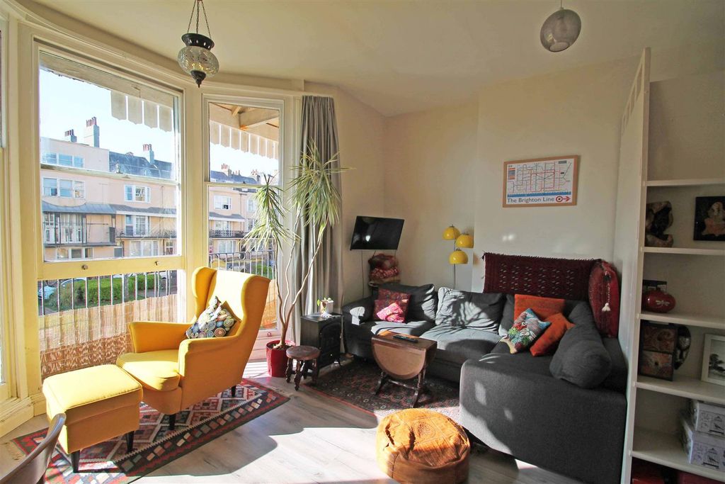 Property photo 1 of 7 Studio