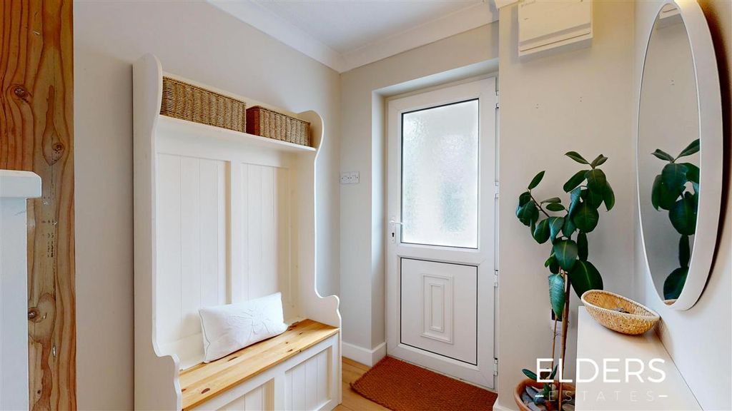 Property photo 2 of 17 Entrance Hall Area