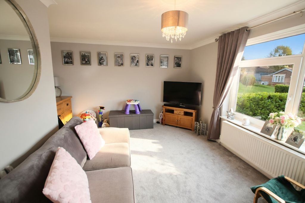 Property photo 2 of 15 Lounge