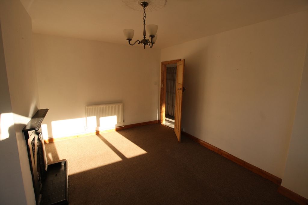 Property photo 3 of 19 Photo 4