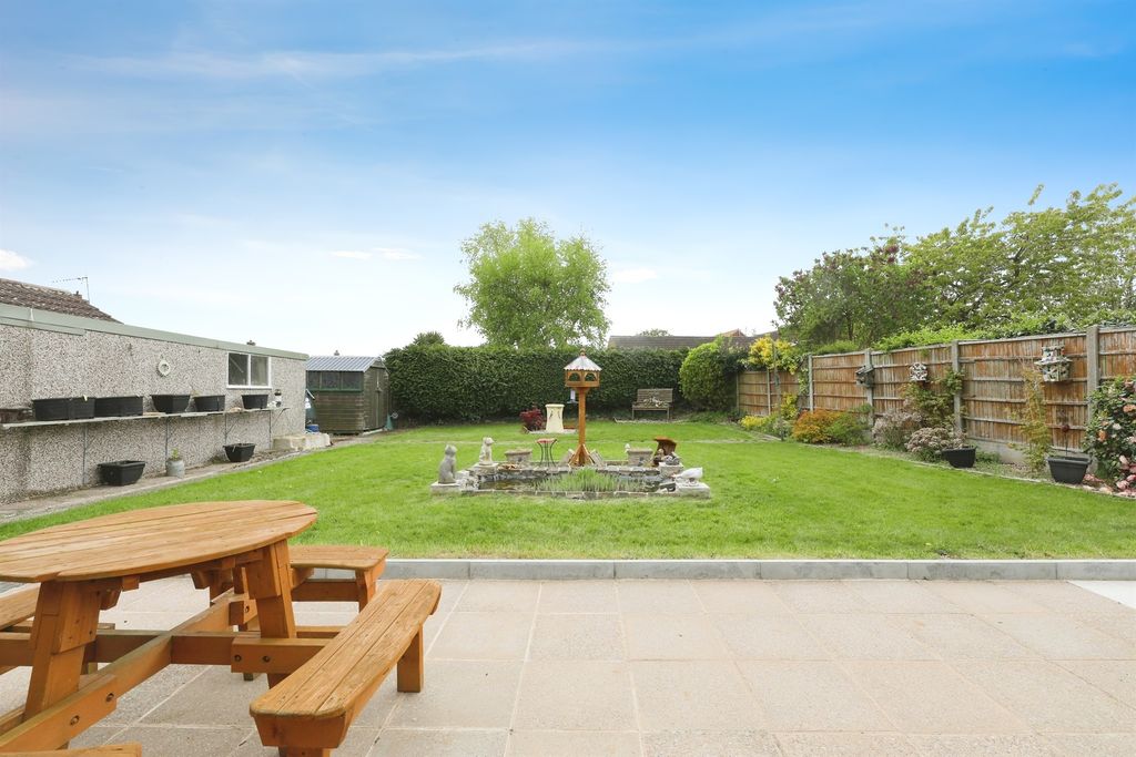 Property photo 3 of 12