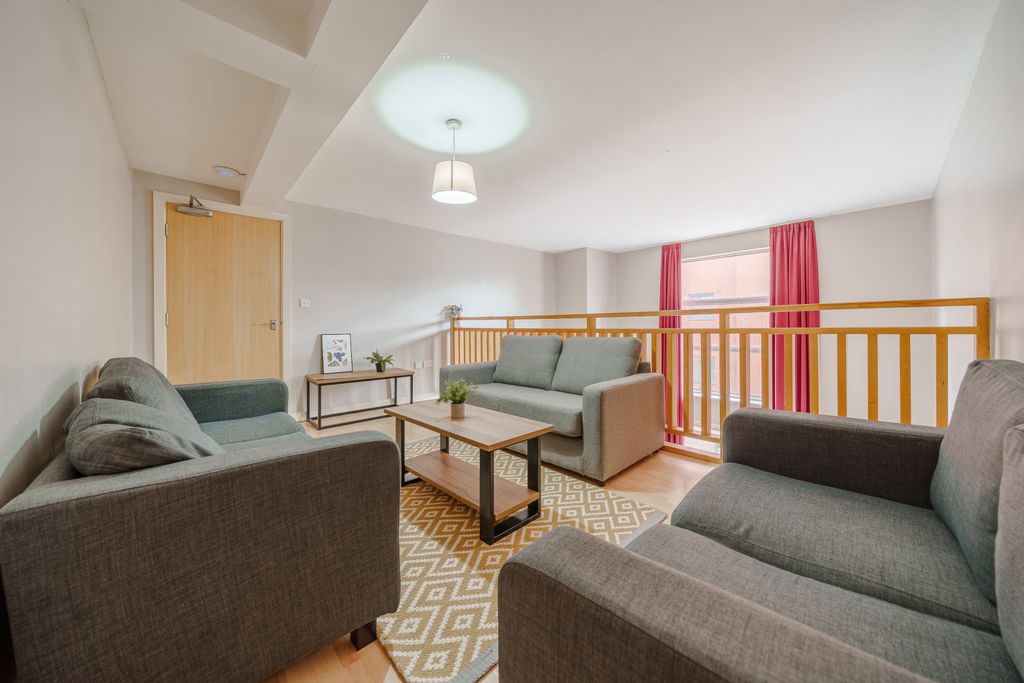 Property photo 1 of 8 Photo 0