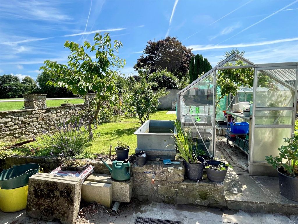Property photo 3 of 23 Garden