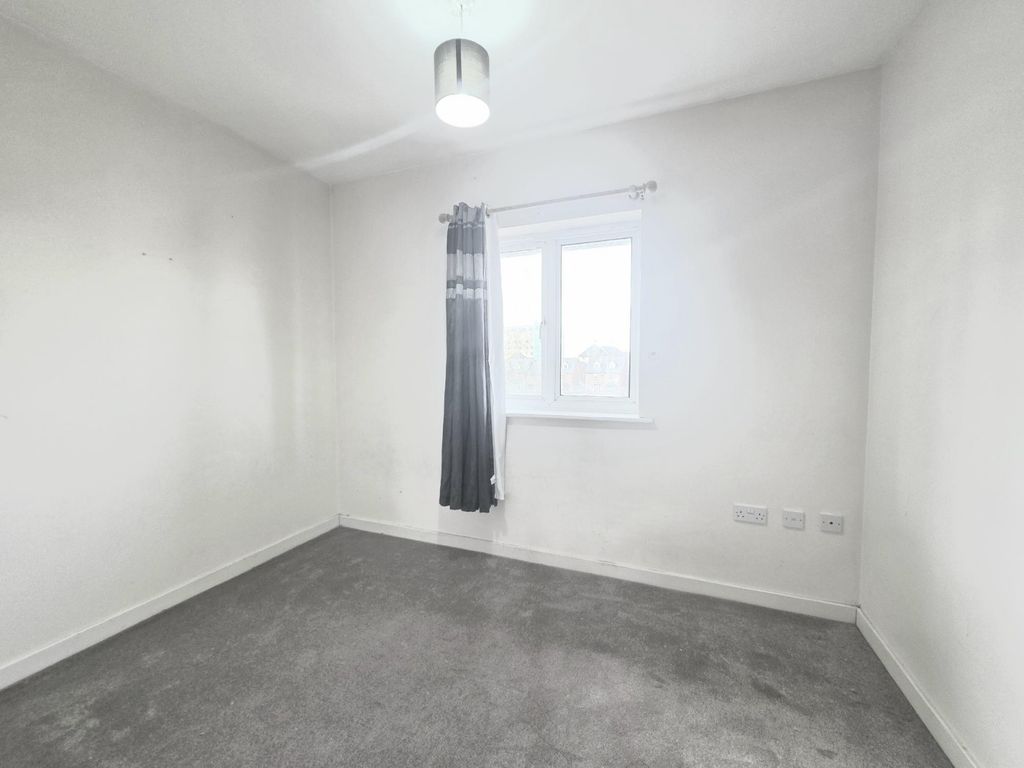 Property photo 3 of 6 Gallery