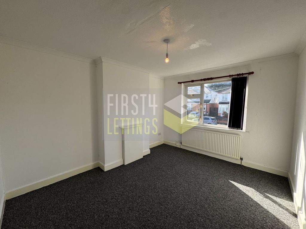 Property photo 3 of 11 Photo 11