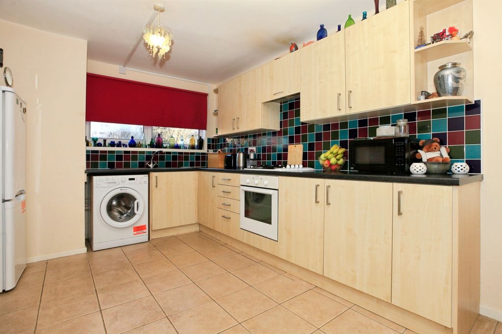 Property photo 1 of 17 Kitchen / Diner