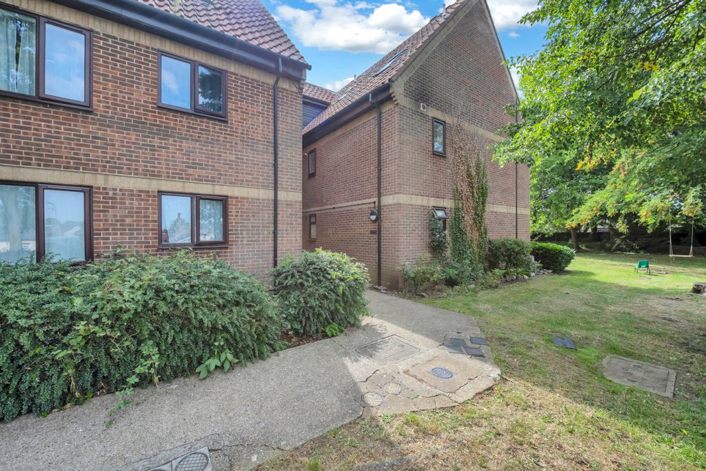 Property photo 2 of 8
