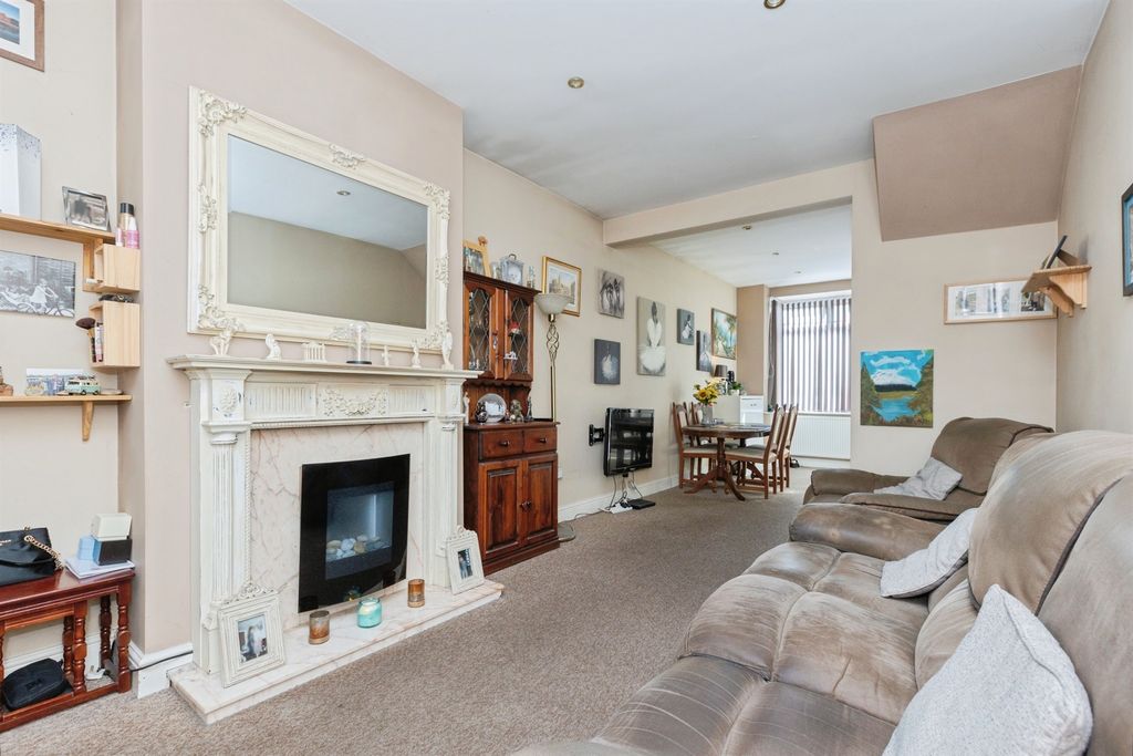 Property photo 2 of 16