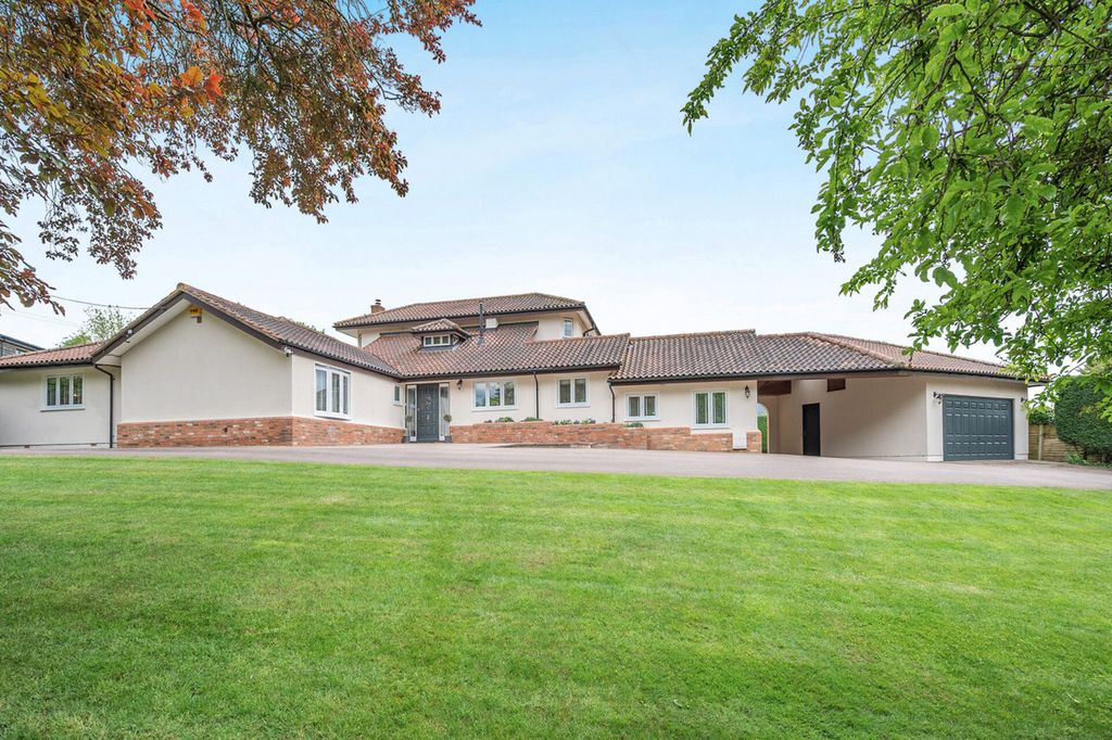 Property photo 1 of 39