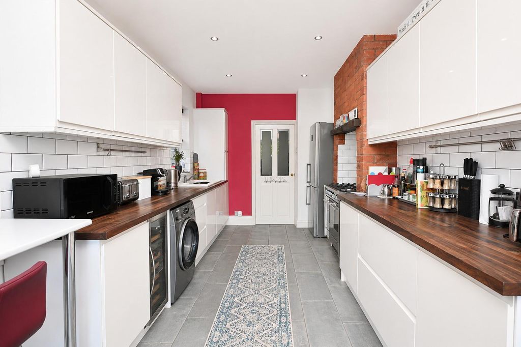 Property photo 3 of 20 Kitchen/ Breakfast Room
