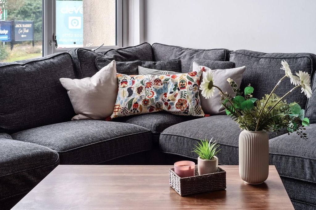 Property photo 3 of 8 Pen F3 Sofa And Table 676375B892c0c-1226873 (16).J