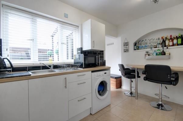Property photo 3 of 8 Kitchen