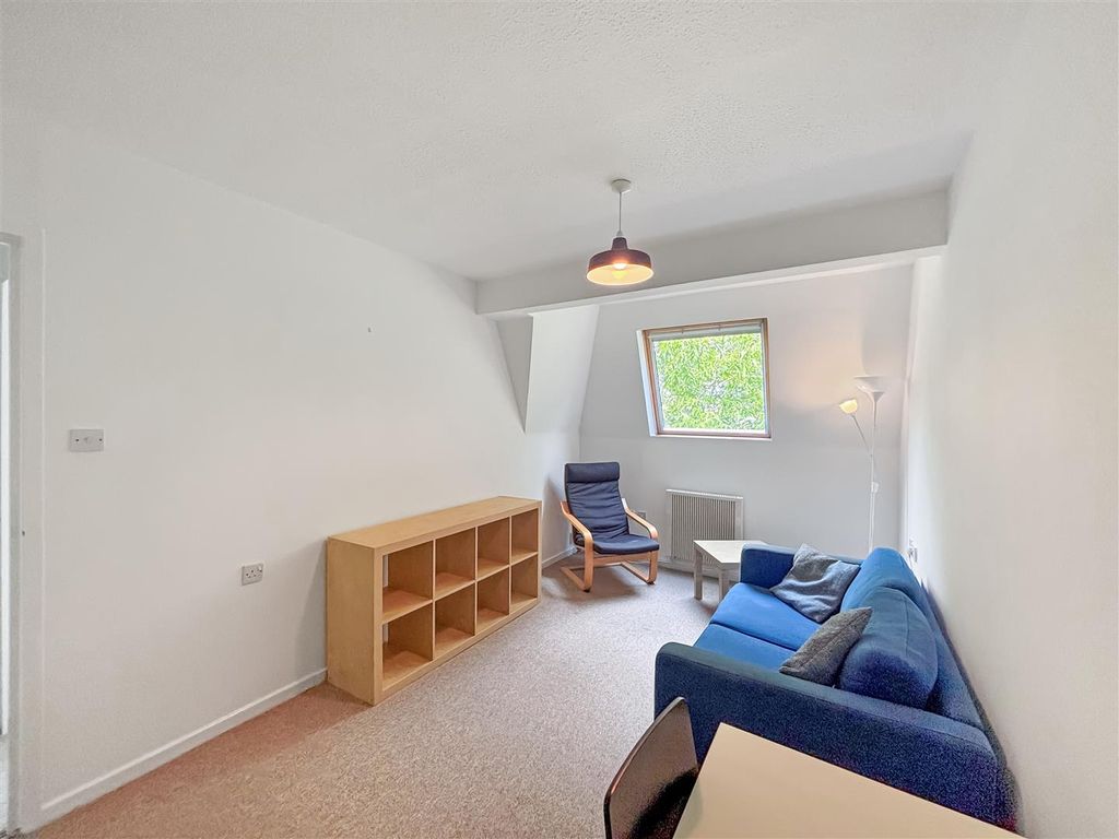 Property photo 3 of 10 13.Jpg
