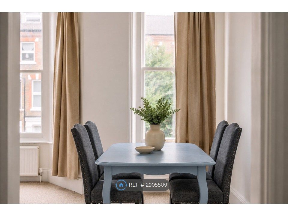 Property photo 3 of 12 Dining Spot