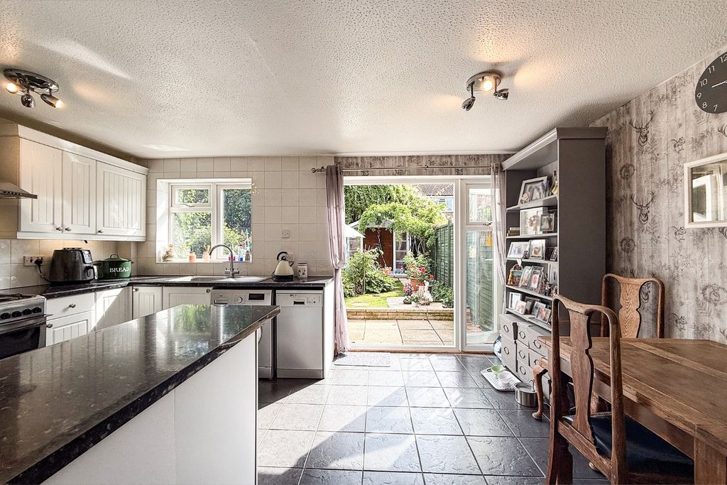 Property photo 2 of 16 4285828