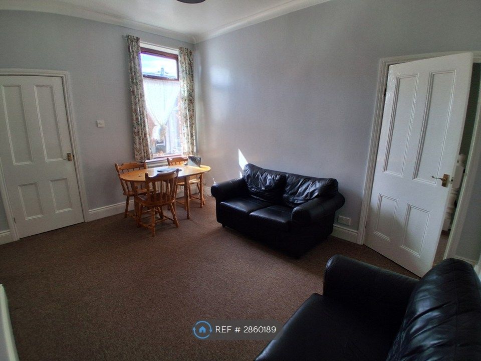 Property photo 2 of 7 Lounge