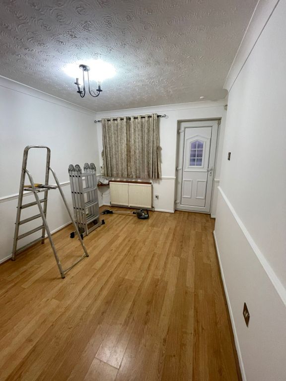 Property photo 3 of 10 Gallery