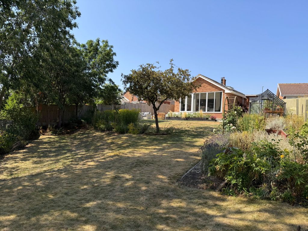 Property photo 1 of 30 3 Bedroom Detached Bungalow For Sale