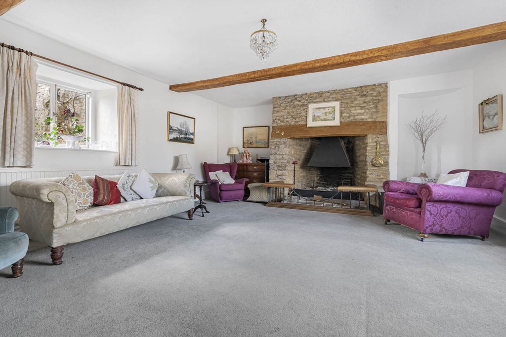 Property photo 3 of 45