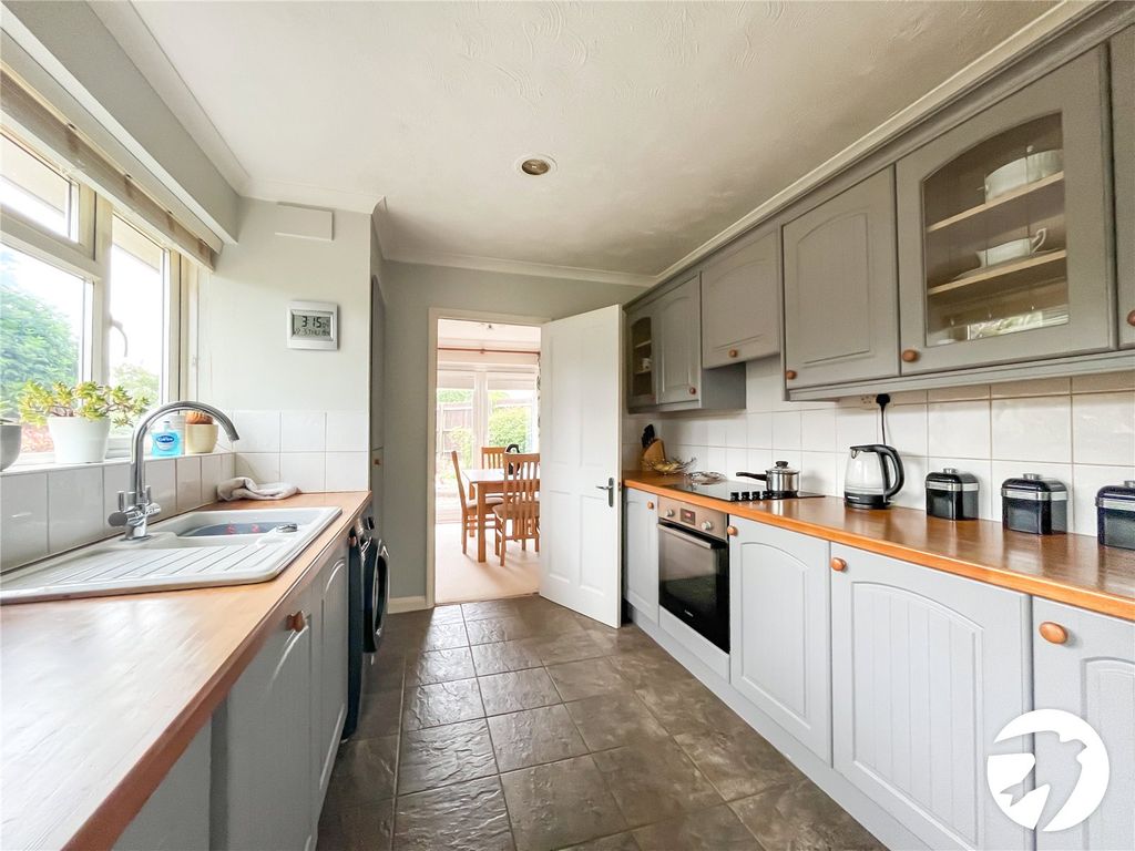 Property photo 2 of 14 Picture No. 11