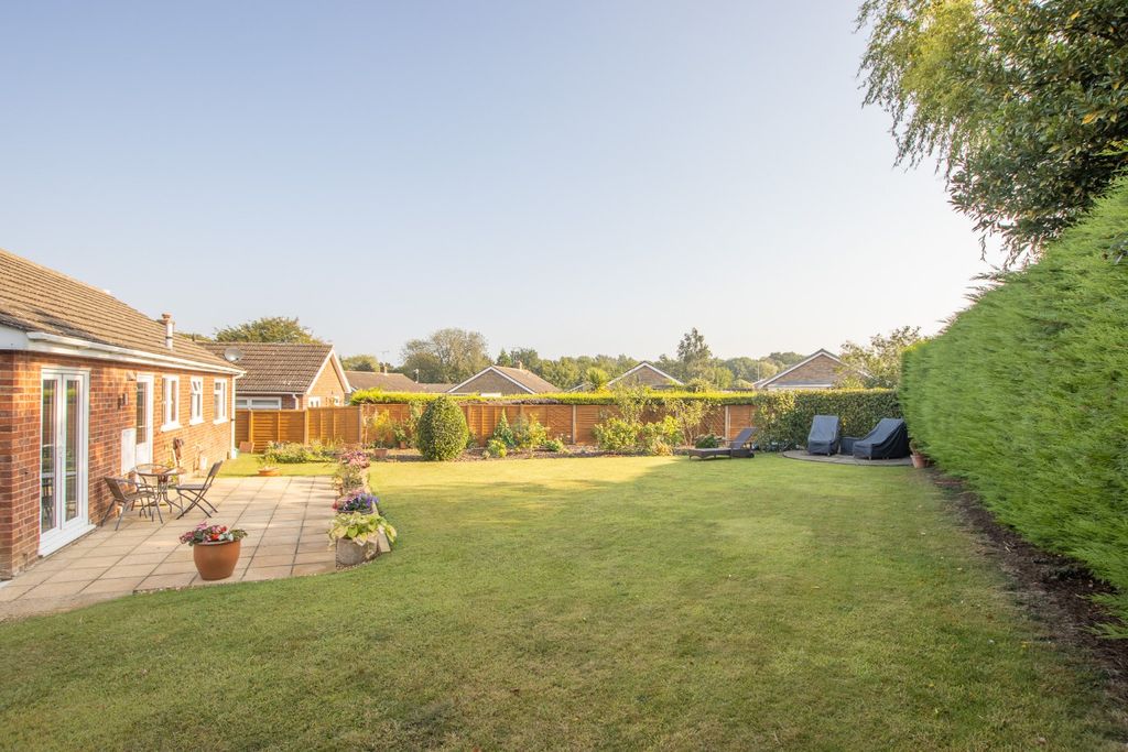 Property photo 2 of 22 3577435