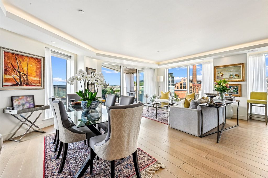 Property photo 1 of 15 Dining Area